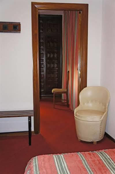 Hostal La Numantina โลโกรโญ ภายนอก รูปภาพ