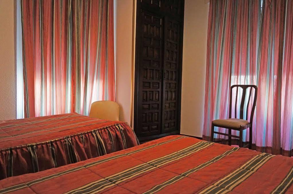 Hostal La Numantina โลโกรโญ ภายนอก รูปภาพ