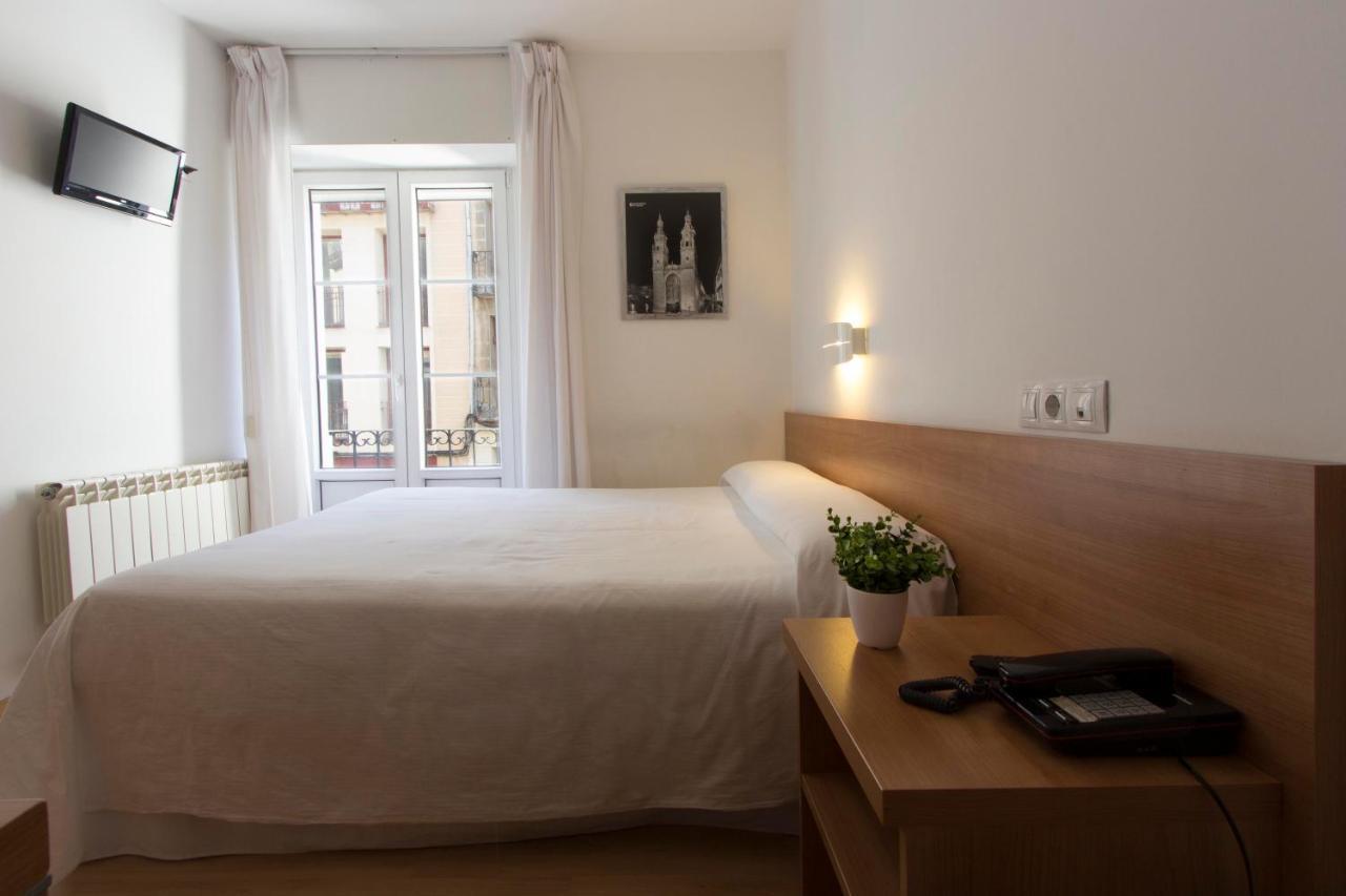 Hostal La Numantina โลโกรโญ ภายนอก รูปภาพ
