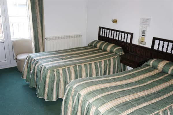 Hostal La Numantina โลโกรโญ ภายนอก รูปภาพ