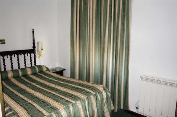Hostal La Numantina โลโกรโญ ภายนอก รูปภาพ