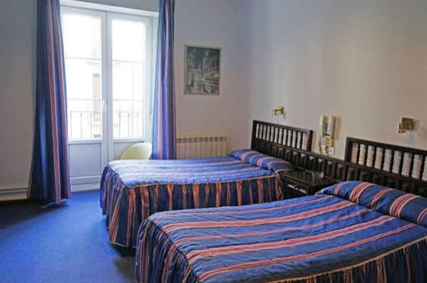 Hostal La Numantina โลโกรโญ ภายนอก รูปภาพ